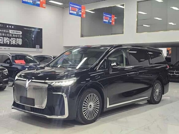 2025 Voyah Dream I Рестайлинг, чёрный - вид 3