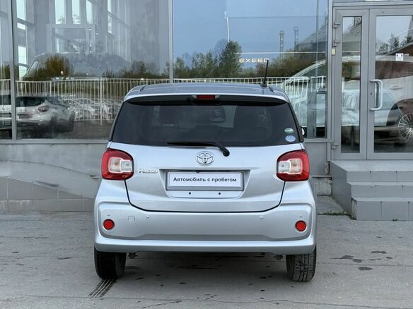 2016 Toyota Passo III, серый - вид 6