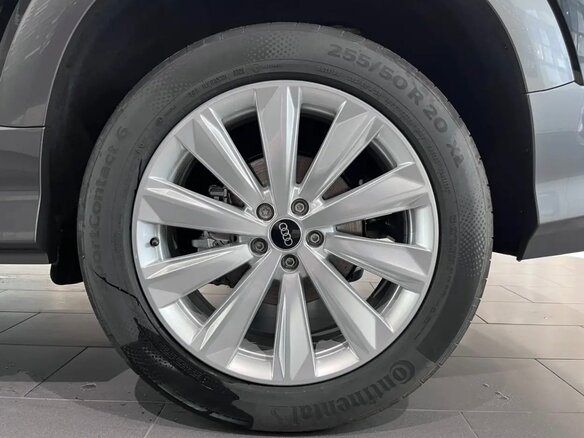 2026 Audi Q6 45 TFSI, чёрный, 7810000 рублей - вид 9