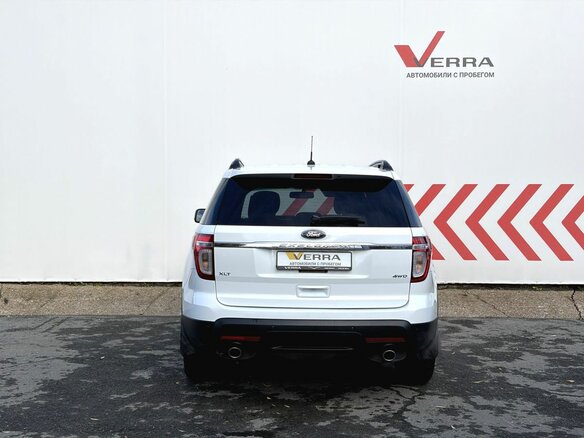 2015 Ford Explorer V Рестайлинг, белый - вид 4