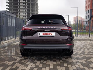 2021 Porsche Cayenne III, коричневый, 9000000 рублей, вид 4