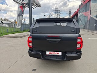 2022 Toyota Hilux VIII Рестайлинг 2, чёрный, 6500000 рублей, вид 3