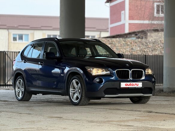2011 BMW X1 18i I (E84), синий, 1259000 рублей - вид 2