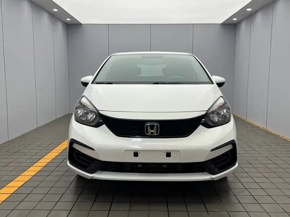2022 Honda Fit IV Рестайлинг, белый, 1150003 рублей - вид 1