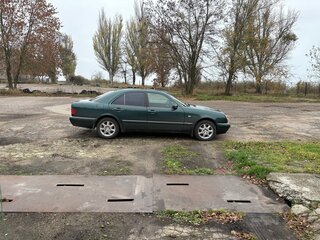 1998 Mercedes-Benz E-Класс 280 II (W210, S210), зелёный, 600000 рублей, вид 2