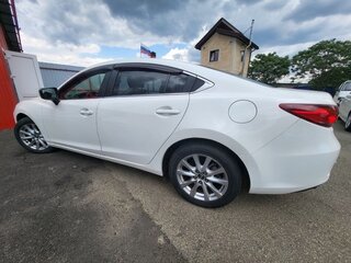 2018 Mazda 6 III (GJ) Рестайлинг, белый, 1350000 рублей, вид 4