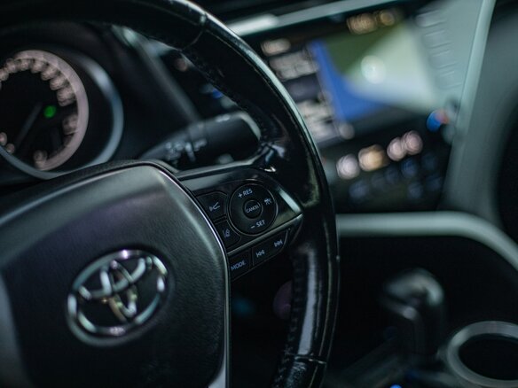 2019 Toyota Camry VIII (XV70), белый, 3500000 рублей - вид 21