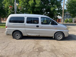 2005 Hyundai H-1 I Рестайлинг, серебристый, 420000 рублей, вид 2