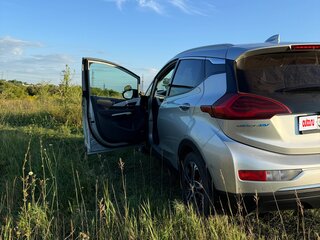 2018 Chevrolet Bolt I, серый, 1850000 рублей, вид 5