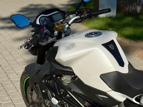 2011 MV Agusta Brutale 920, белый, 555000 рублей, вид 4