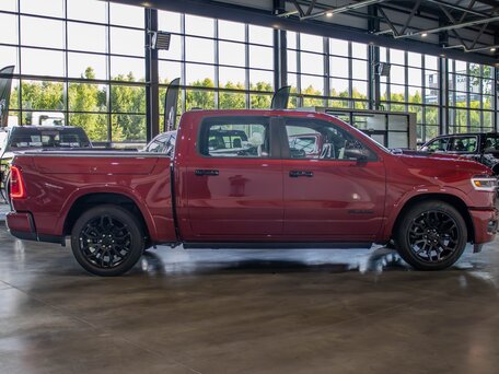 2026 Ram 1500 Crew Cab V Рестайлинг, красный, 9990000 рублей, вид 5