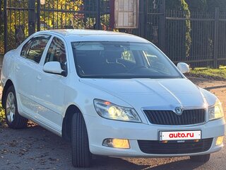 2013 Skoda Octavia DSG7 II (A5) Рестайлинг, белый, 945000 рублей, вид 3