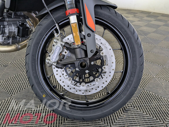 2026 KTM 790 Duke, оранжевый, 1150000 рублей - вид 10