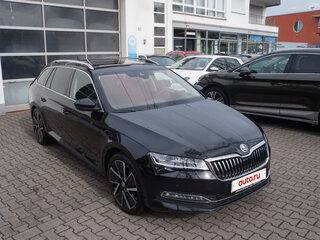 2023 Skoda Superb III Рестайлинг, чёрный, 3850000 рублей, вид 3