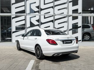 2020 Mercedes-Benz C-Класс 300 IV (W205) Рестайлинг, белый, 3300000 рублей, вид 2