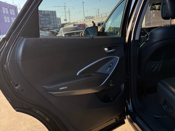 2016 Hyundai Santa Fe Grand III Рестайлинг, чёрный, 2200000 рублей - вид 17