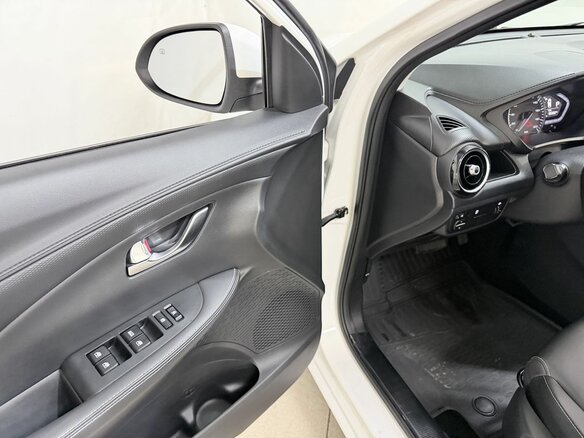 2023 Changan Alsvin, белый, 999000 рублей - вид 17