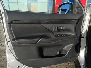 2016 Mitsubishi Outlander III Рестайлинг 2, серебристый, 2046000 рублей, вид 5