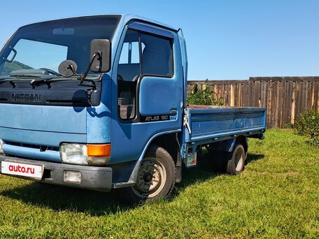 1993 Nissan Atlas, синий, 860000 рублей, вид 2