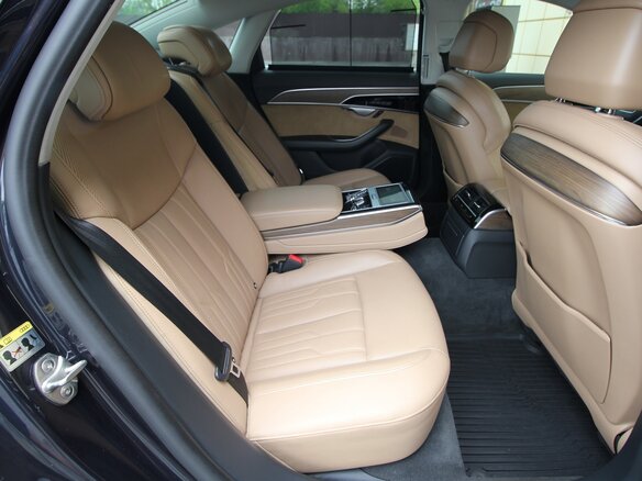 2019 Audi A8 55 TFSI IV (D5), чёрный, 3845000 рублей - вид 17