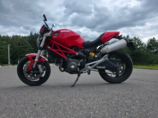 Ducati Monster 696