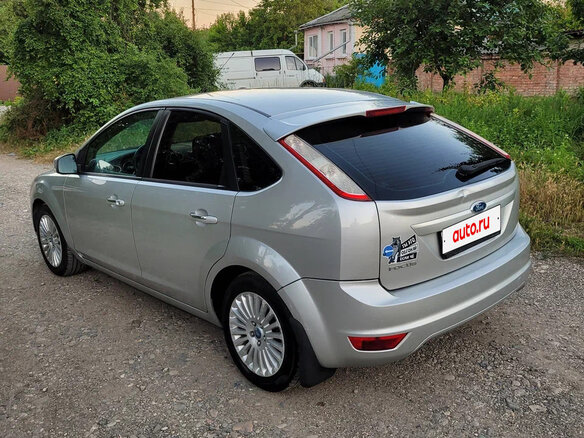 2011 Ford Focus II Рестайлинг, серебристый, 580000 рублей - вид 6