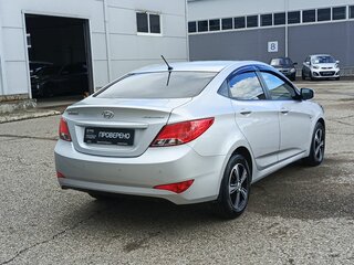 2015 Hyundai Solaris I Рестайлинг, серебристый, 1119600 рублей, вид 5