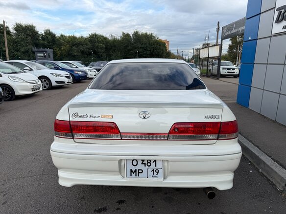 2000 Toyota Mark II VIII (X100), белый - вид 5