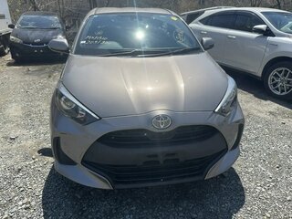 2022 Toyota Yaris IV, коричневый, 1190000 рублей, вид 1