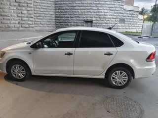 2017 Volkswagen Polo V Рестайлинг, белый, 982000 рублей, вид 3