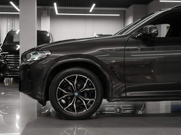 2023 BMW X4 20i II (G02) Рестайлинг, серый - вид 26