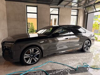 2023 BMW i7 xDrive60 I (G70), серый, 13900000 рублей, вид 3