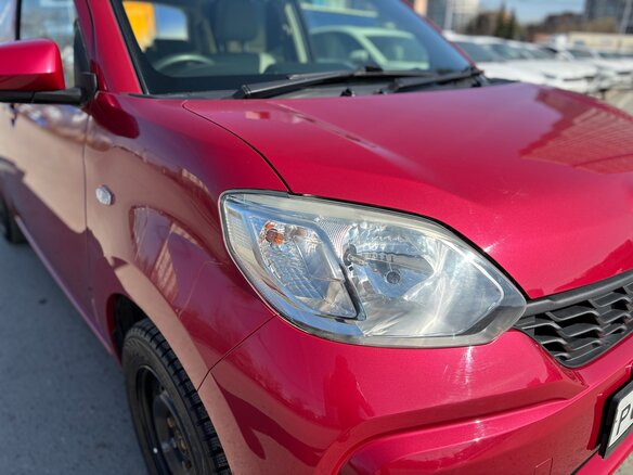2016 Toyota Passo III, красный - вид 12