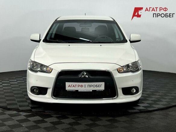 2013 Mitsubishi Lancer X Рестайлинг, белый, 960000 рублей - вид 2