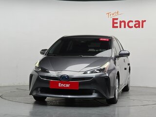 2021 Toyota Prius IV Рестайлинг (XW50), серый, 1660000 рублей, вид 2