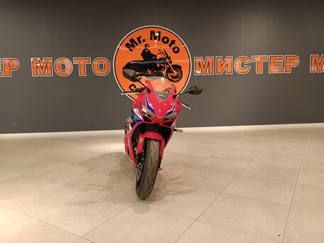 2025 Honda CBR 650R, красный, 1250000 рублей, вид 3