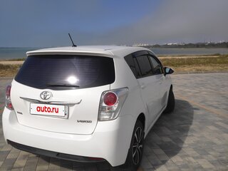 2013 Toyota Verso I Рестайлинг, белый, 1350000 рублей, вид 2