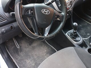 2012 Hyundai Solaris I, белый, 350000 рублей, вид 4