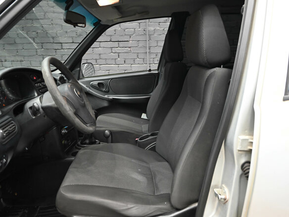 2011 Chevrolet Niva I Рестайлинг, серебристый - вид 16