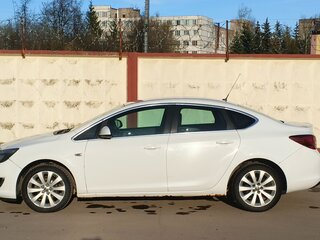 2014 Opel Astra J Рестайлинг, белый, 700000 рублей, вид 4