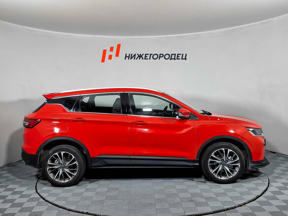 2022 Geely Coolray I, красный, 1239000 рублей - вид 3