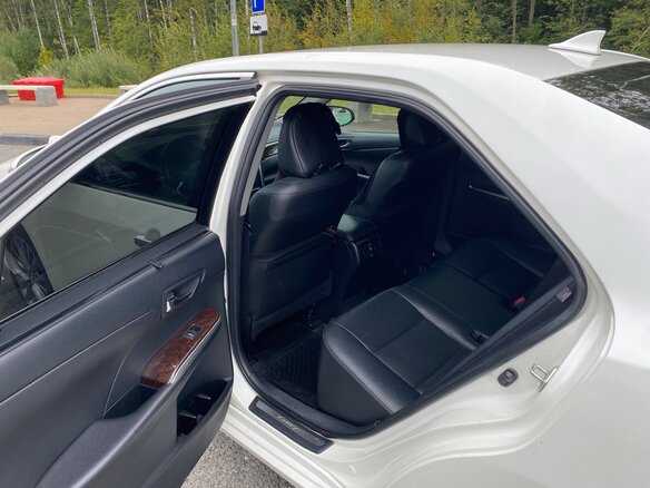 2016 Toyota Camry VII (XV50) Рестайлинг, белый, 2000000 рублей - вид 12