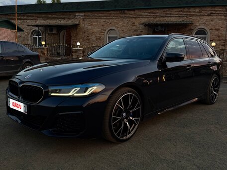 2020 BMW 5 серии 540d xDrive VII (G30/G31/G38) Рестайлинг, синий, 4350000 рублей, вид 2