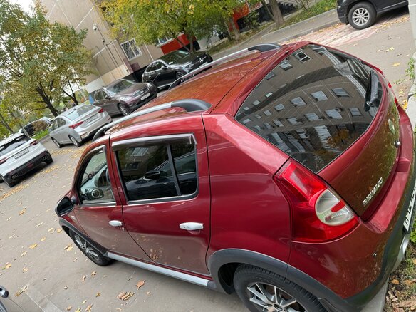 2011 Renault Sandero Stepway I, красный, 670000 рублей - вид 4