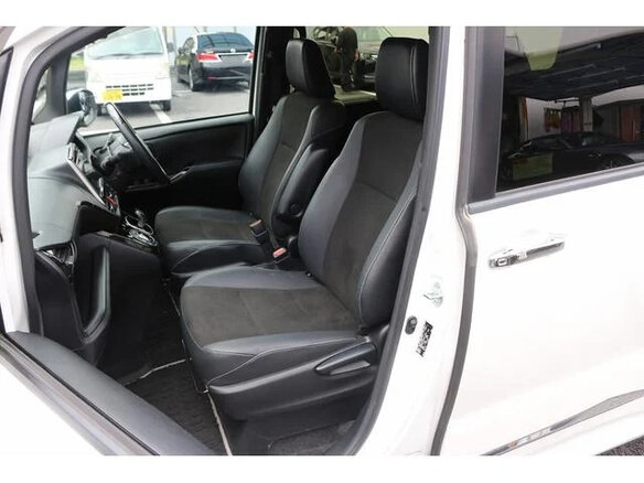 2021 Toyota Noah III (R80) Рестайлинг, белый, 2050000 рублей - вид 14