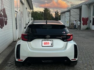 2021 Toyota Yaris IV, белый, 3700000 рублей, вид 5