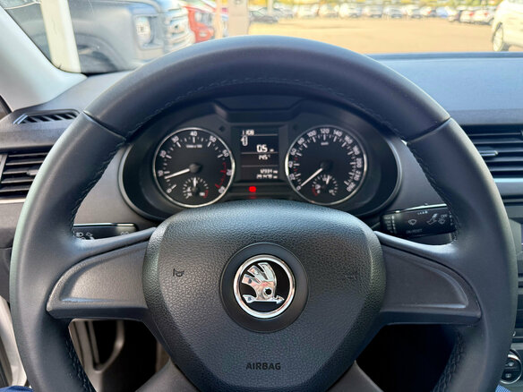 2013 Skoda Octavia III (A7), белый, 875000 рублей - вид 10