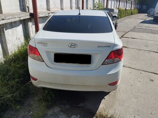 2013 Hyundai Solaris I, белый, 623000 рублей, вид 2