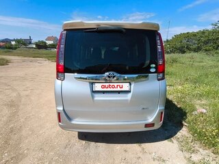 2016 Toyota Noah III (R80), серебристый, 2100000 рублей, вид 5