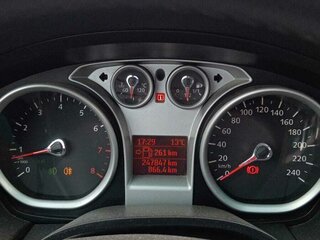 2010 Ford Focus II Рестайлинг, серый, 500000 рублей, вид 5